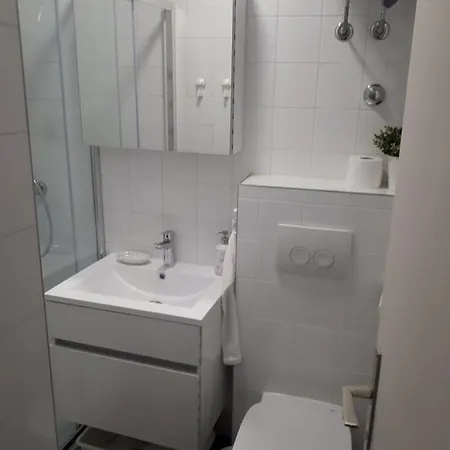 Zita Biograd Na Moru